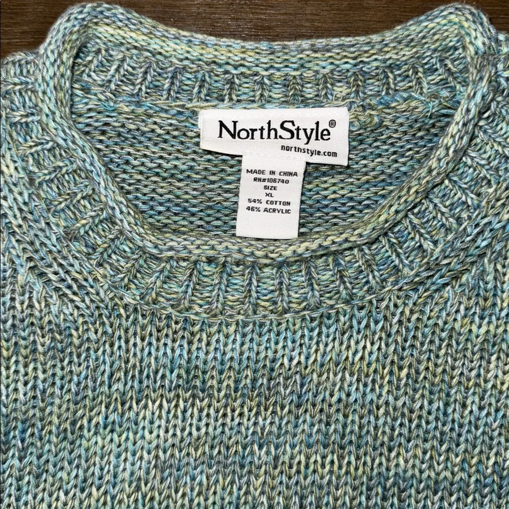 NorthStyle Sweater - Picture 3 of 4